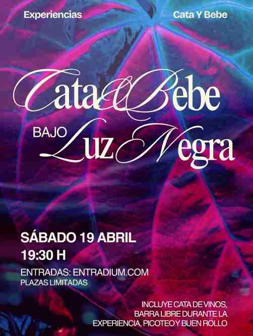 Cata & Bebe bajo Luz Negra