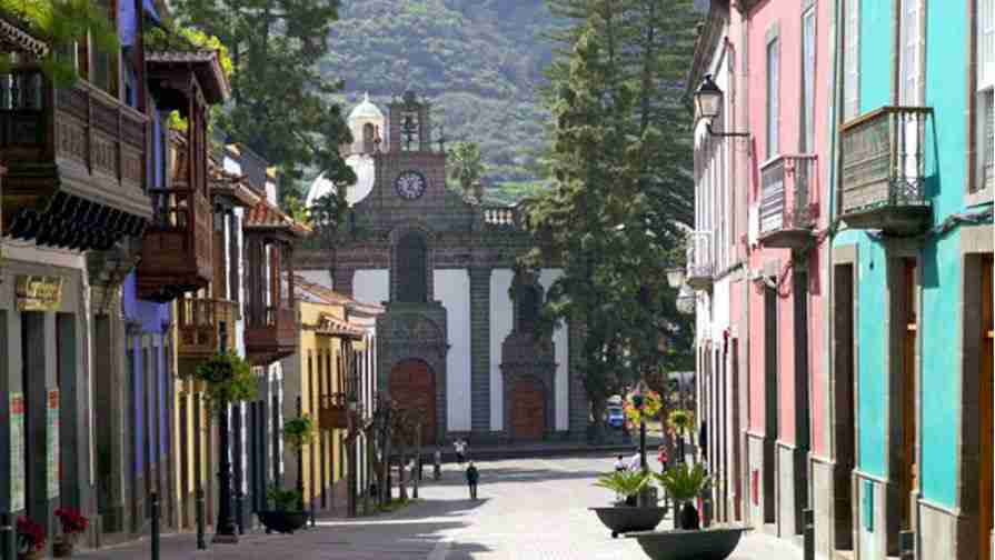 Ruta de Senderismo -Firgas -Teror organizada por la ULPGC y ejecutada por Vivac Aventura.