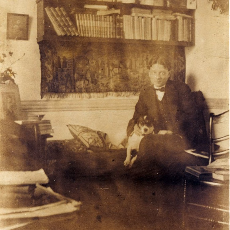 Visita guiada a la exposición "Alonso Quesada y la ciudad" en el Castillo de Mata, Las Palmas de Gran Canaria.