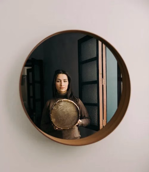 Inauguración de la instalación de arte sonoro "Voces de piedra" dentro del Festival TAC!2025 en la Plaza de Stagno, Las Palmas de Gran Canaria.