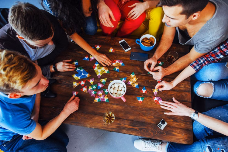 Jóvenes - Tarde de Juegos de mesa y hamburguesas para jóvenes de Agüimes, Gran Canaria.