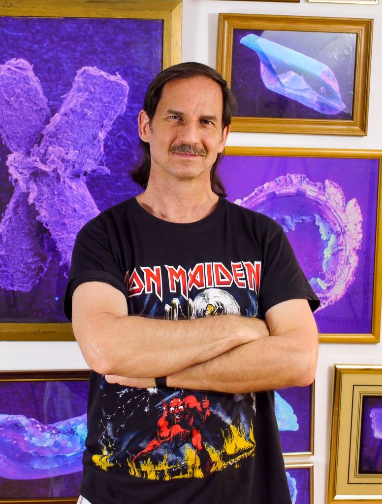 Visita guiada a la Exposición "The NA (North Atlantic) Garbage Patch" de fotografía de de Oliver Behrmann en la Sala Lola Massieu de Santa Brígida, Gran Canaria.